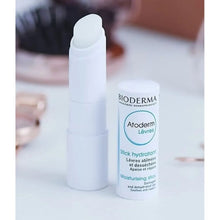Load image into Gallery viewer, Atoderm Lips Stick 4g lifestyle