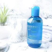 Load image into Gallery viewer, HYDRABIO TONIQUE lifestyle shot