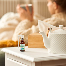 Load image into Gallery viewer, Puressentiel  Respiratory Throat Spray 15ml lifestyle